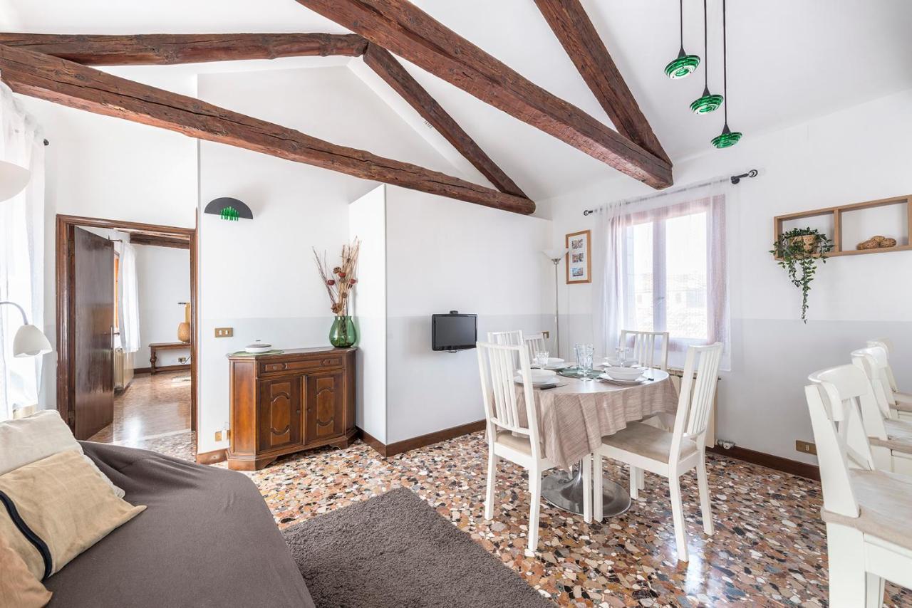 Colombina Like At 3 Bedrooms Fully Equipped Air Conditioned Appartement Venetië